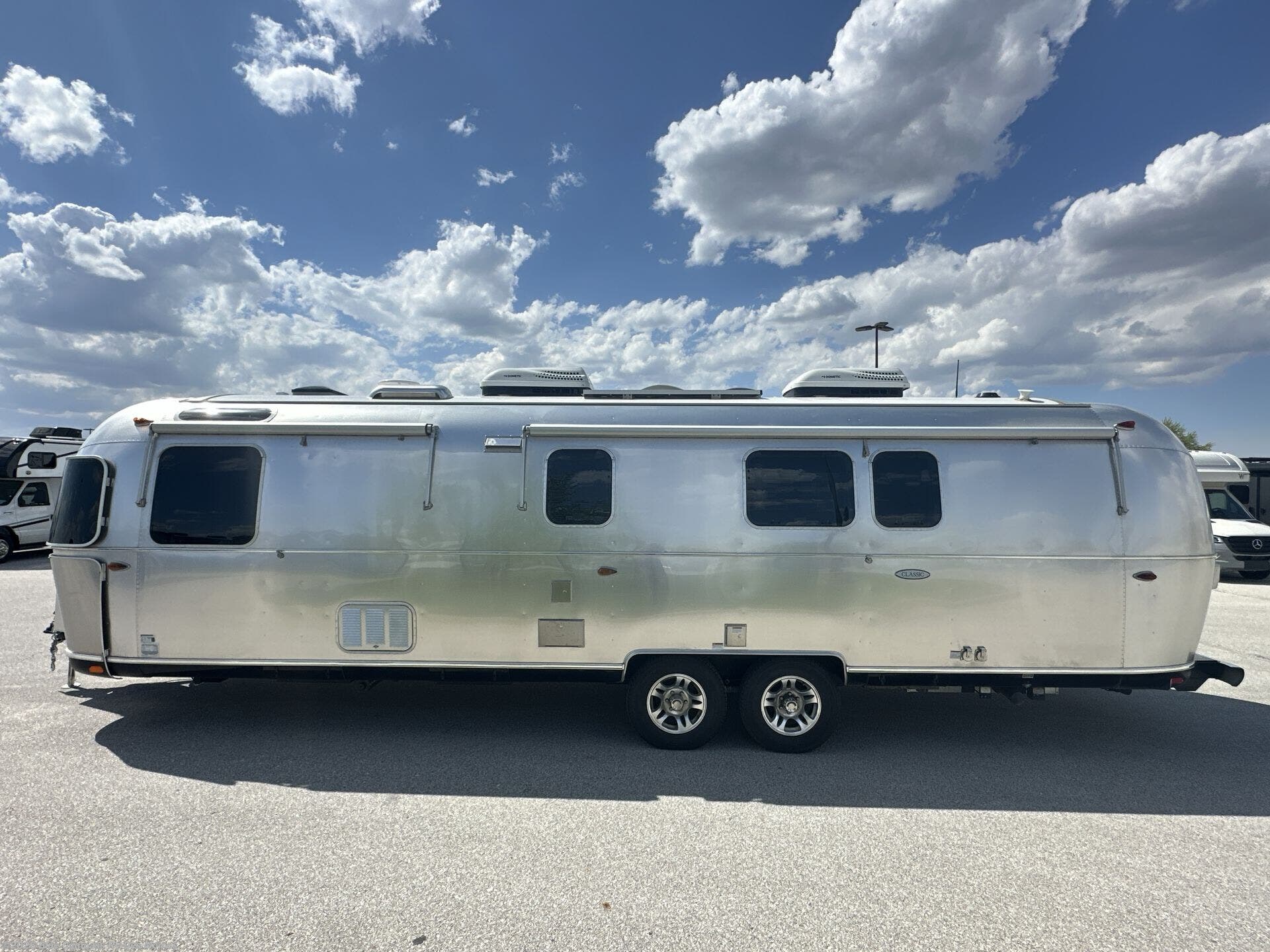2019 Classic 33FB by Airstream from Blue Compass RV Des Moines in Altoona, Iowa