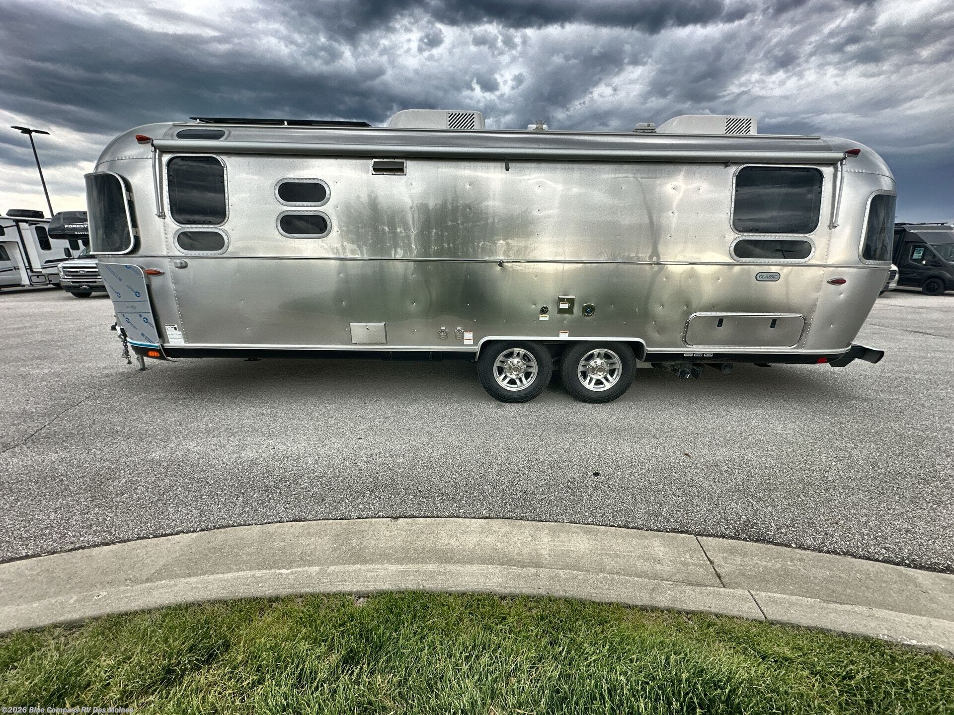 2026 Classic 28RB Twin by Airstream from Blue Compass RV Des Moines in Altoona, Iowa