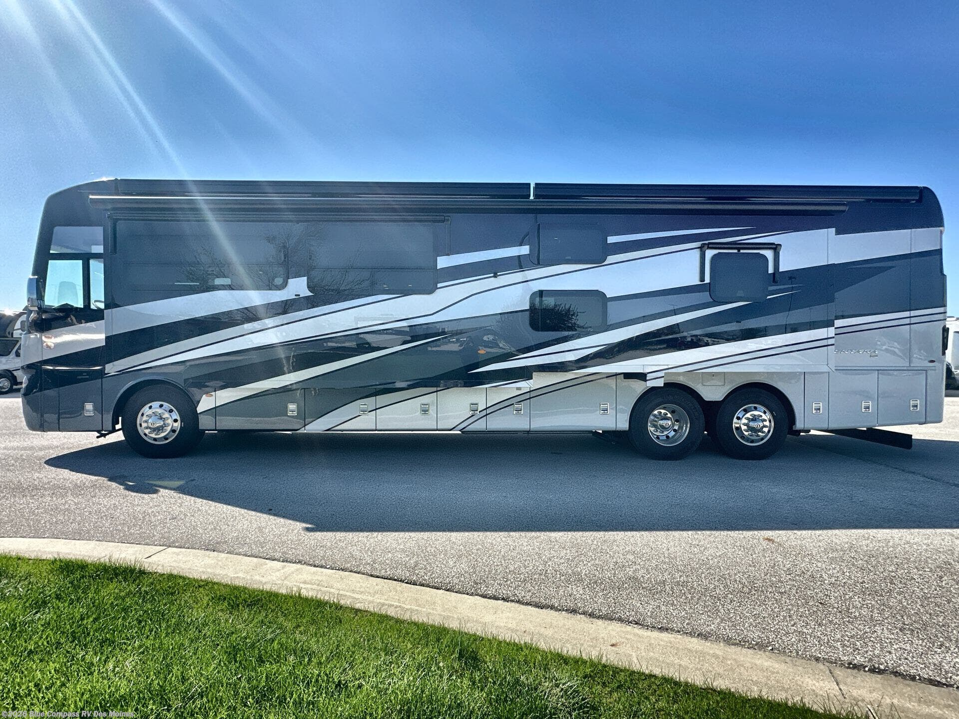 2026 Ventana 4340 by Newmar from Blue Compass RV Des Moines in Altoona, Iowa