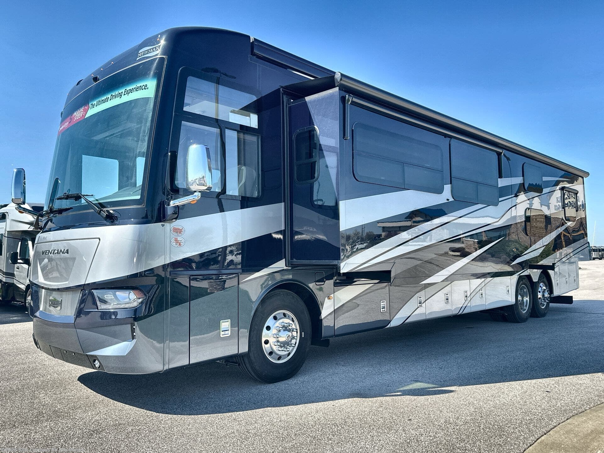 New 2026 Newmar Ventana 4340 available in Altoona, Iowa