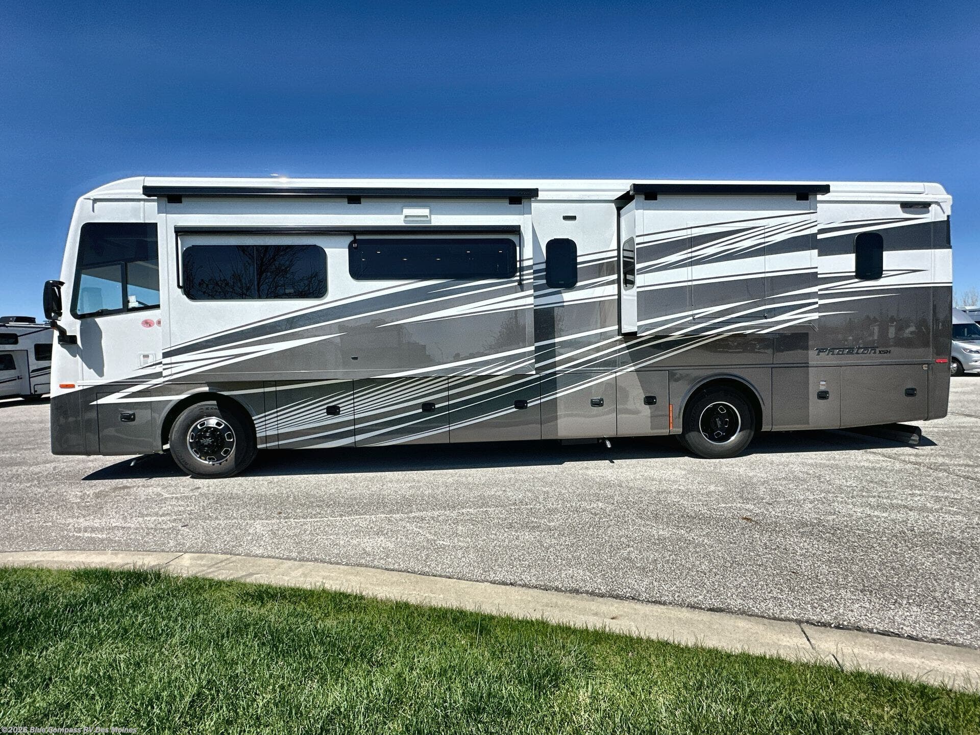 2026 Phaeton 40 IH by Tiffin from Blue Compass RV Des Moines in Altoona, Iowa