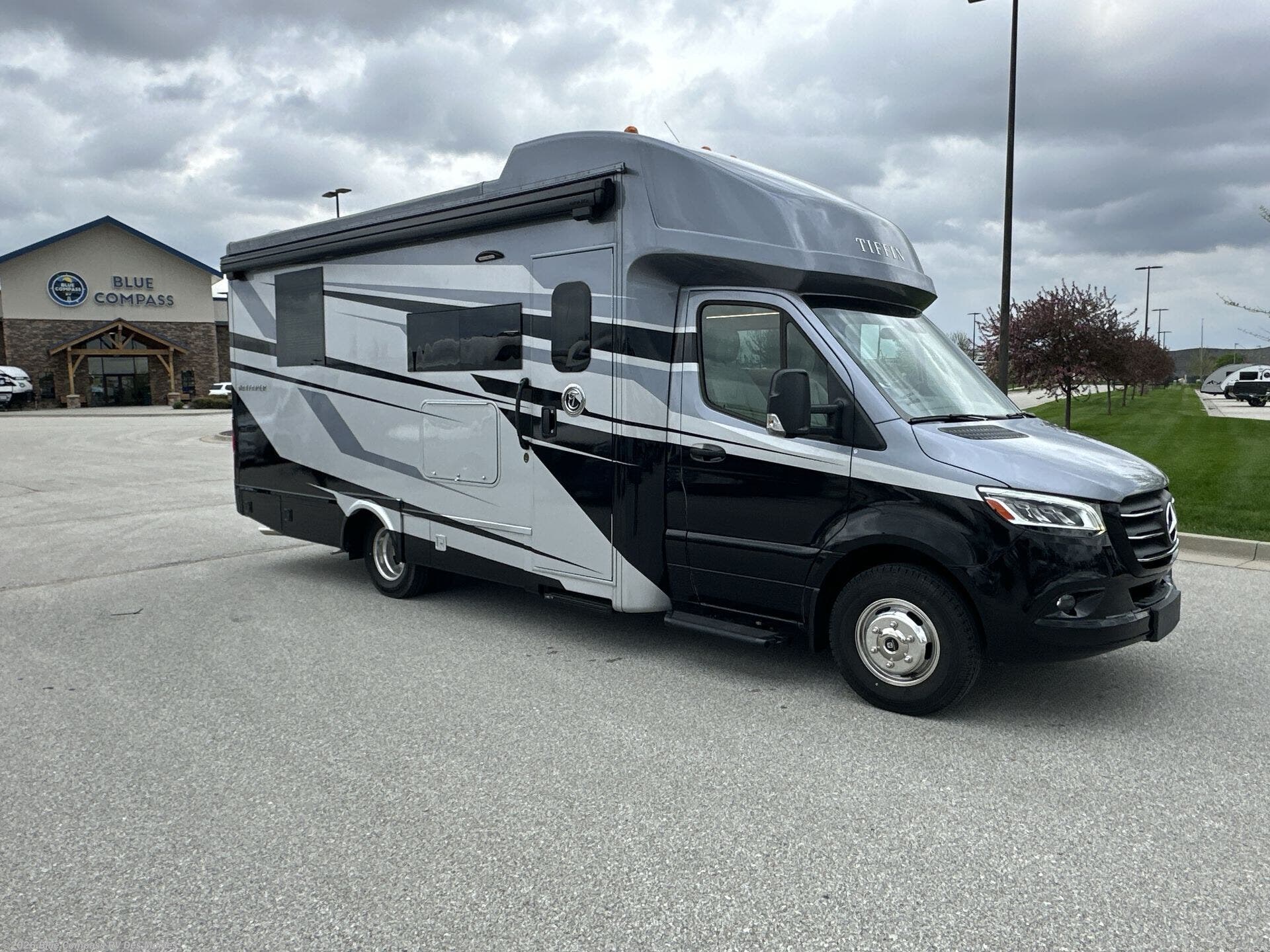 2026 Wayfarer 25 XPW by Tiffin from Blue Compass RV Des Moines in Altoona, Iowa