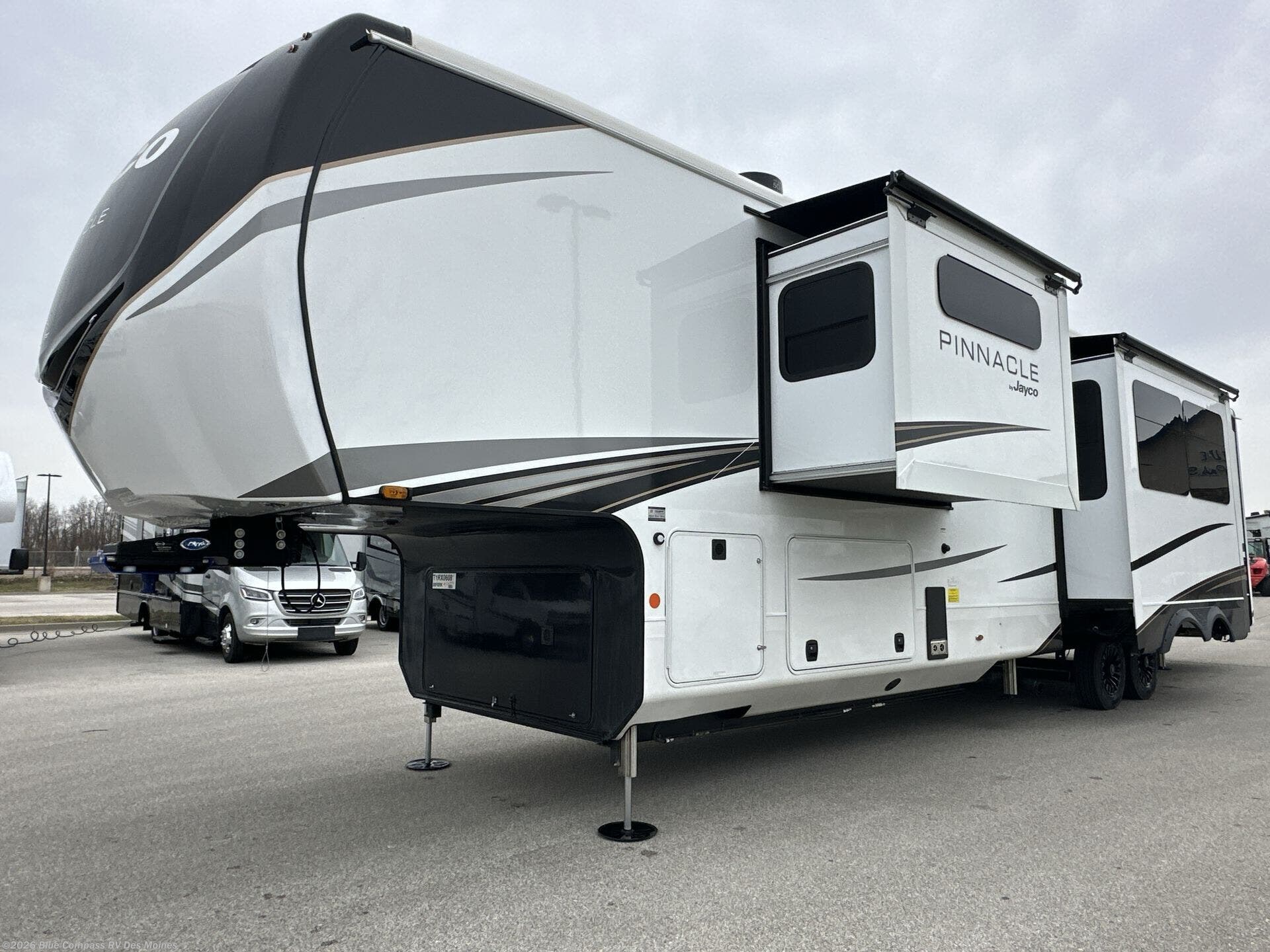 New 2026 Jayco Pinnacle 38FBRK available in Altoona, Iowa