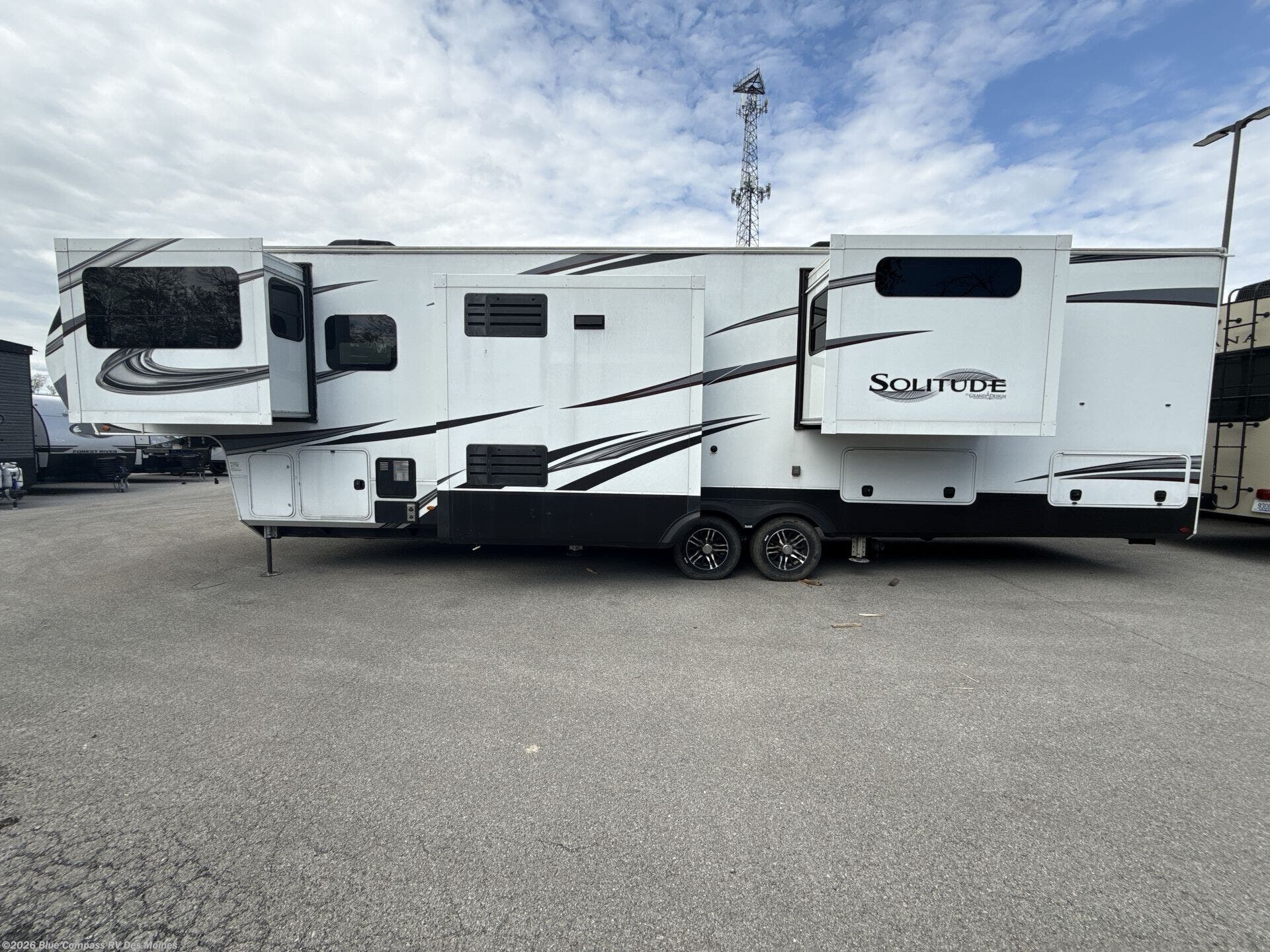 2022 Solitude 380FL by Grand Design from Blue Compass RV Des Moines in Altoona, Iowa