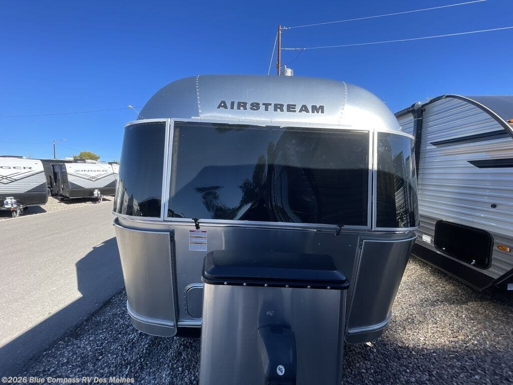 2021 Globetrotter 27FB by Airstream from Blue Compass RV Des Moines in Altoona, Iowa
