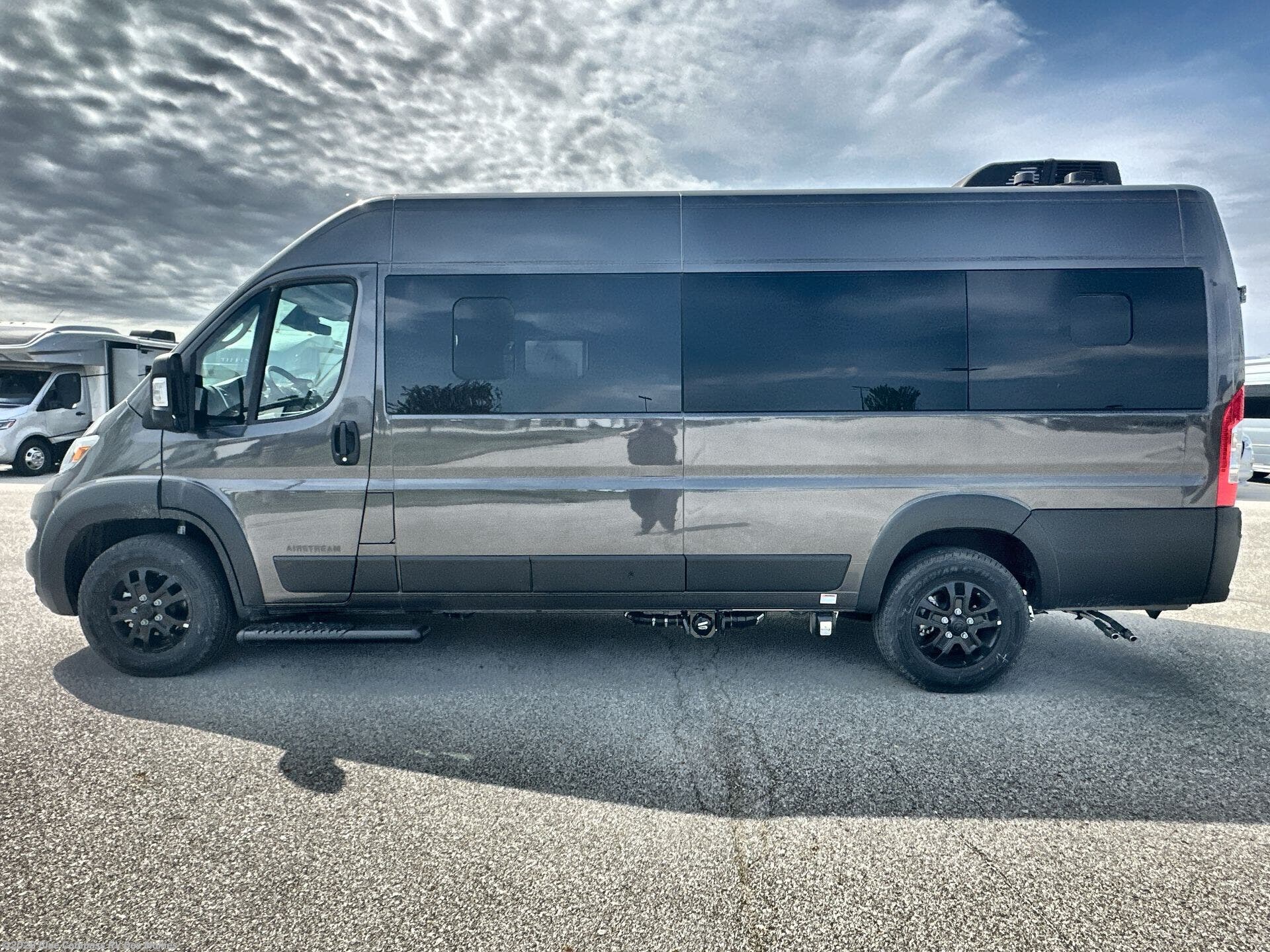 2026 Rangeline Std. Model by Airstream from Blue Compass RV Des Moines in Altoona, Iowa