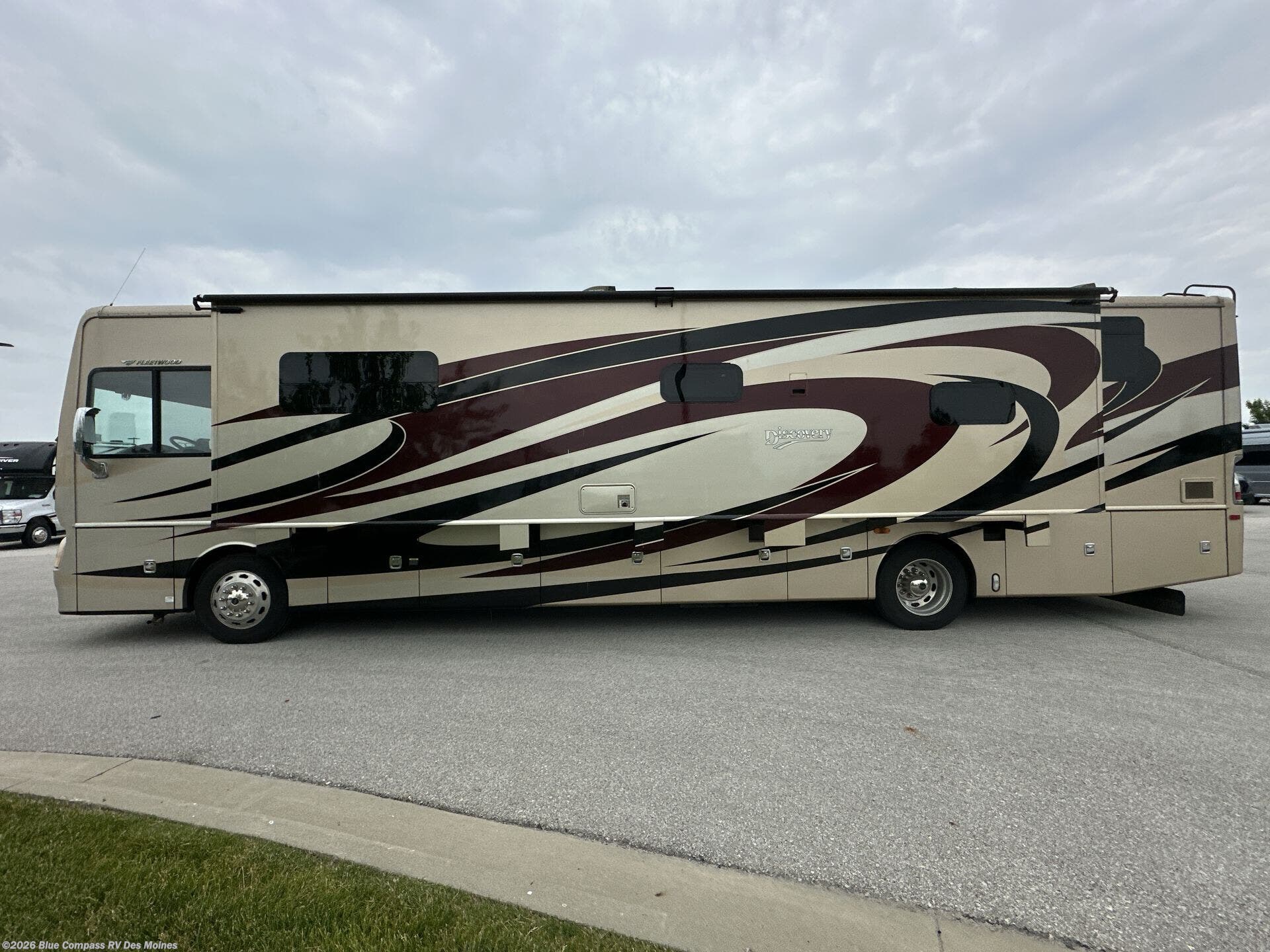 2016 Discovery 40E by Fleetwood from Blue Compass RV Des Moines in Altoona, Iowa