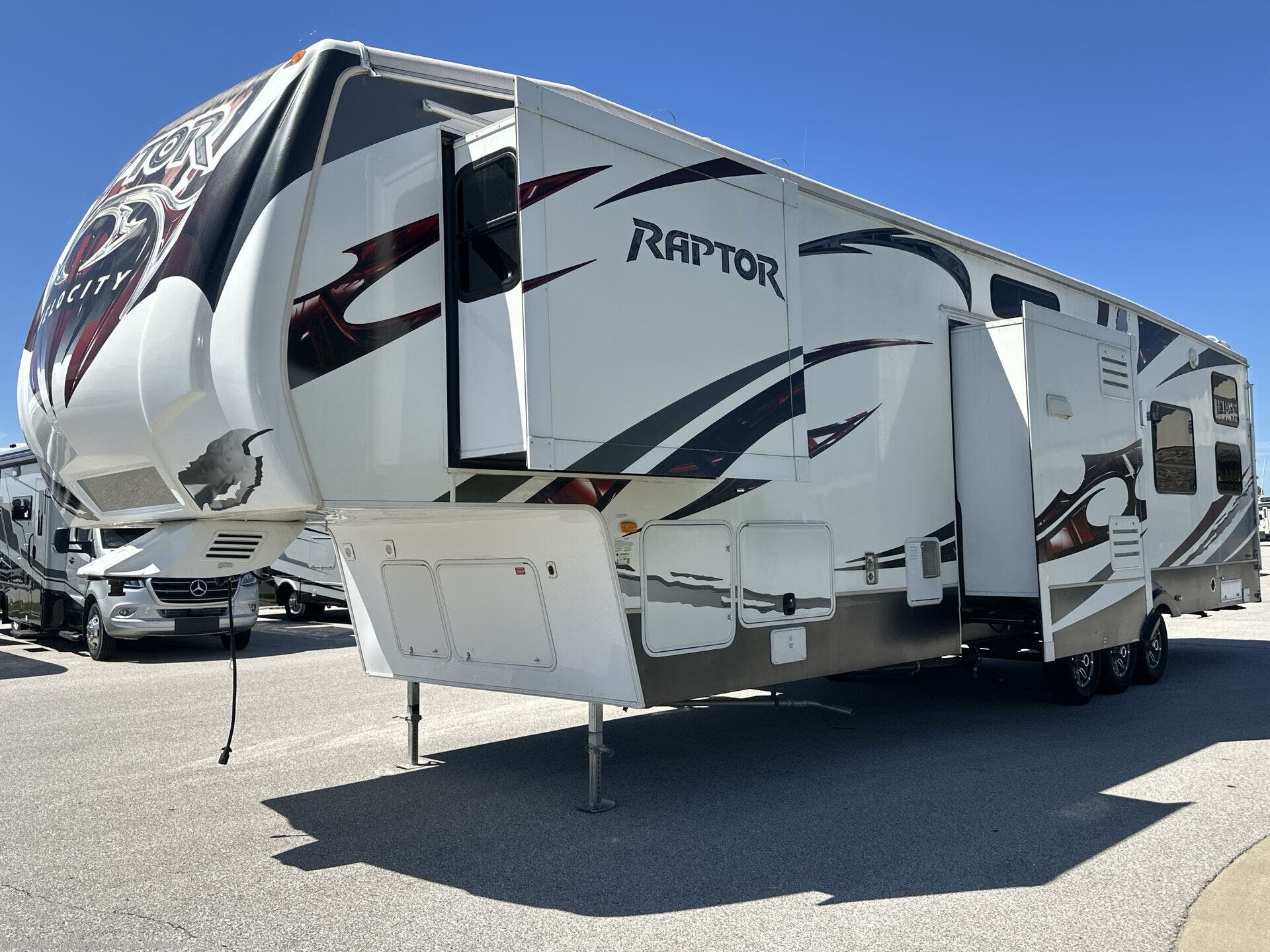 2011 Unknown Unknown 3912 by Miscellaneous from Blue Compass RV Des Moines in Altoona, Iowa