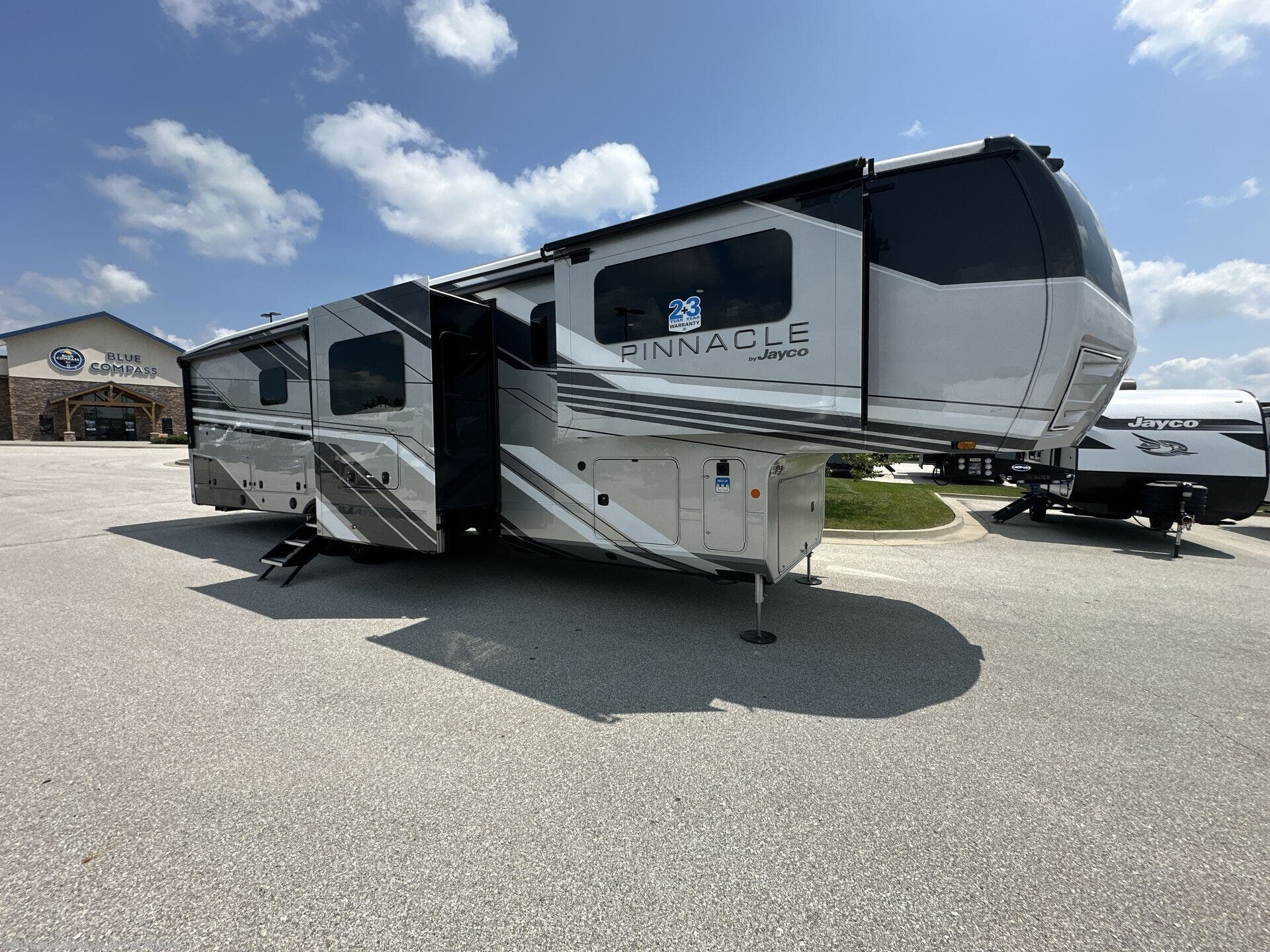 2027 Pinnacle 39FLOK by Jayco from Blue Compass RV Des Moines in Altoona, Iowa