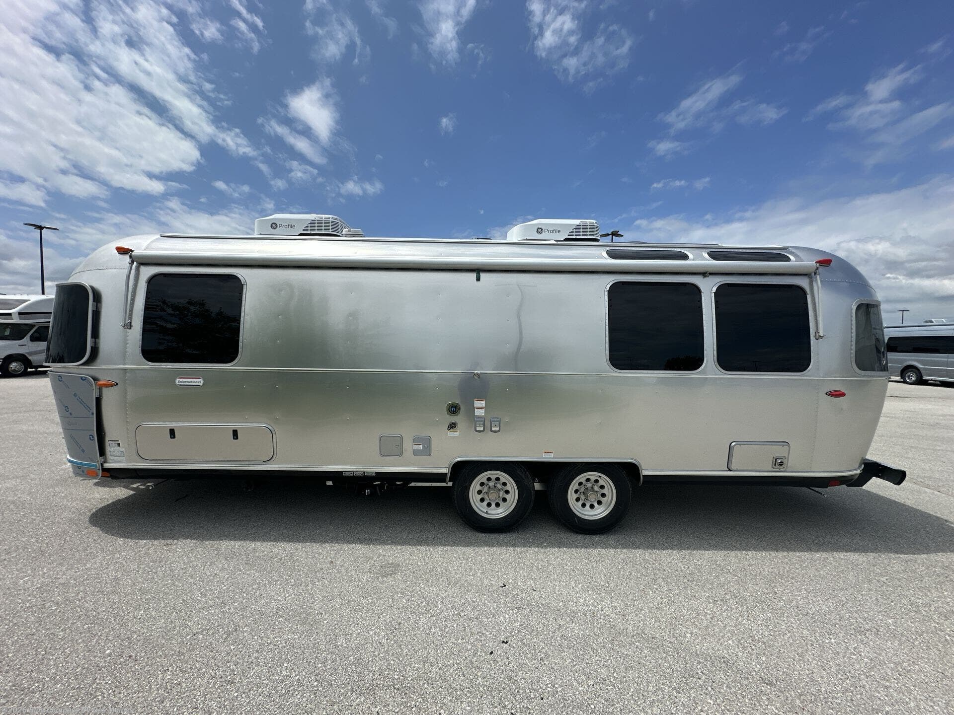 2027 International 27FB Twin by Airstream from Blue Compass RV Des Moines in Altoona, Iowa