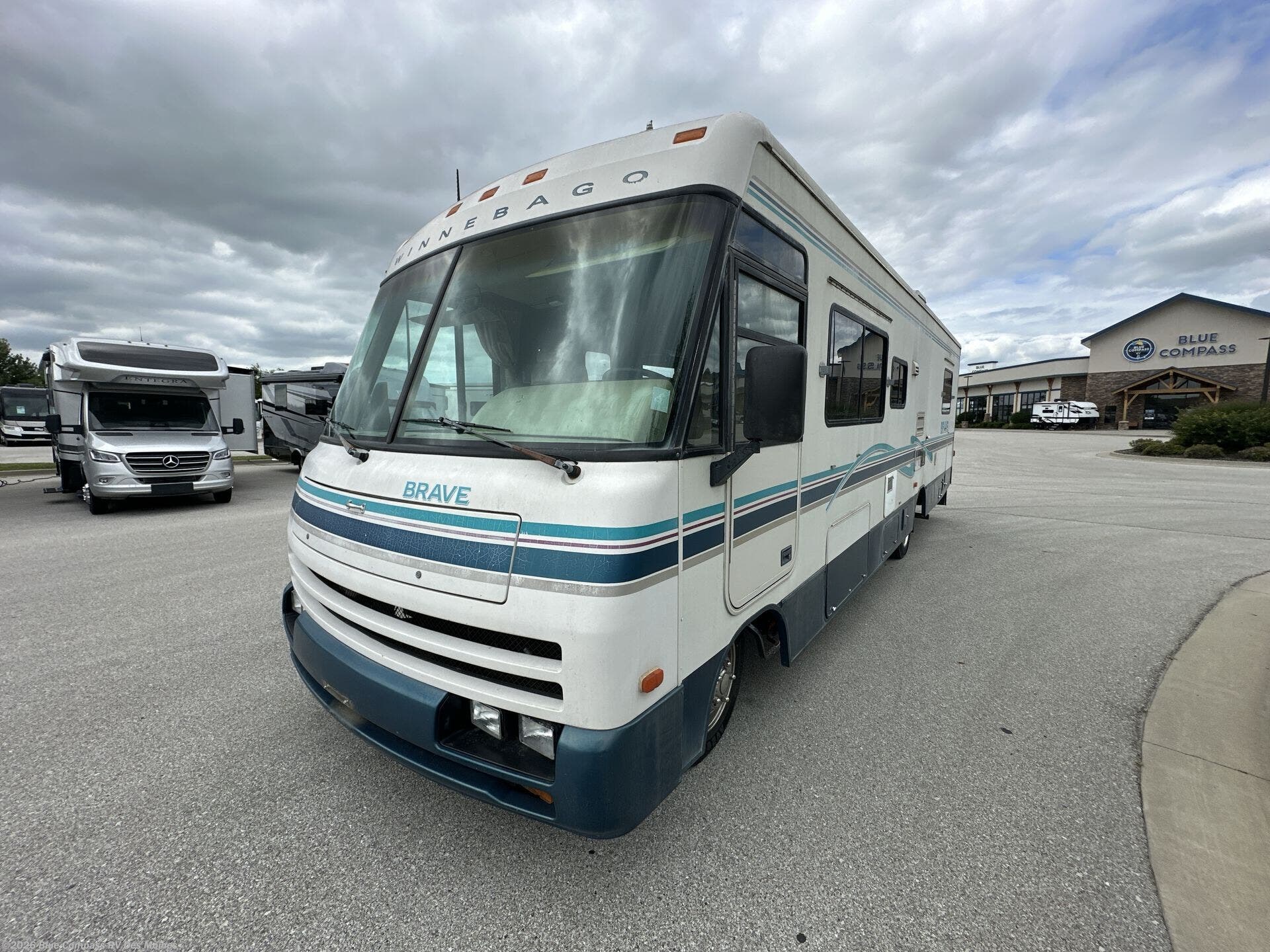 1996 Brave 31RQ by Winnebago from Blue Compass RV Des Moines in Altoona, Iowa