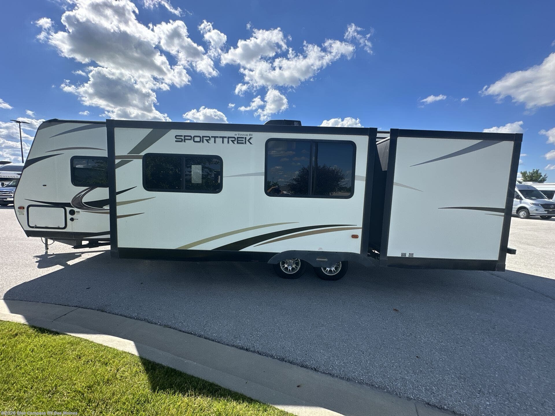 2017 SportTrek 317VIK by K-Z from Blue Compass RV Des Moines in Altoona, Iowa