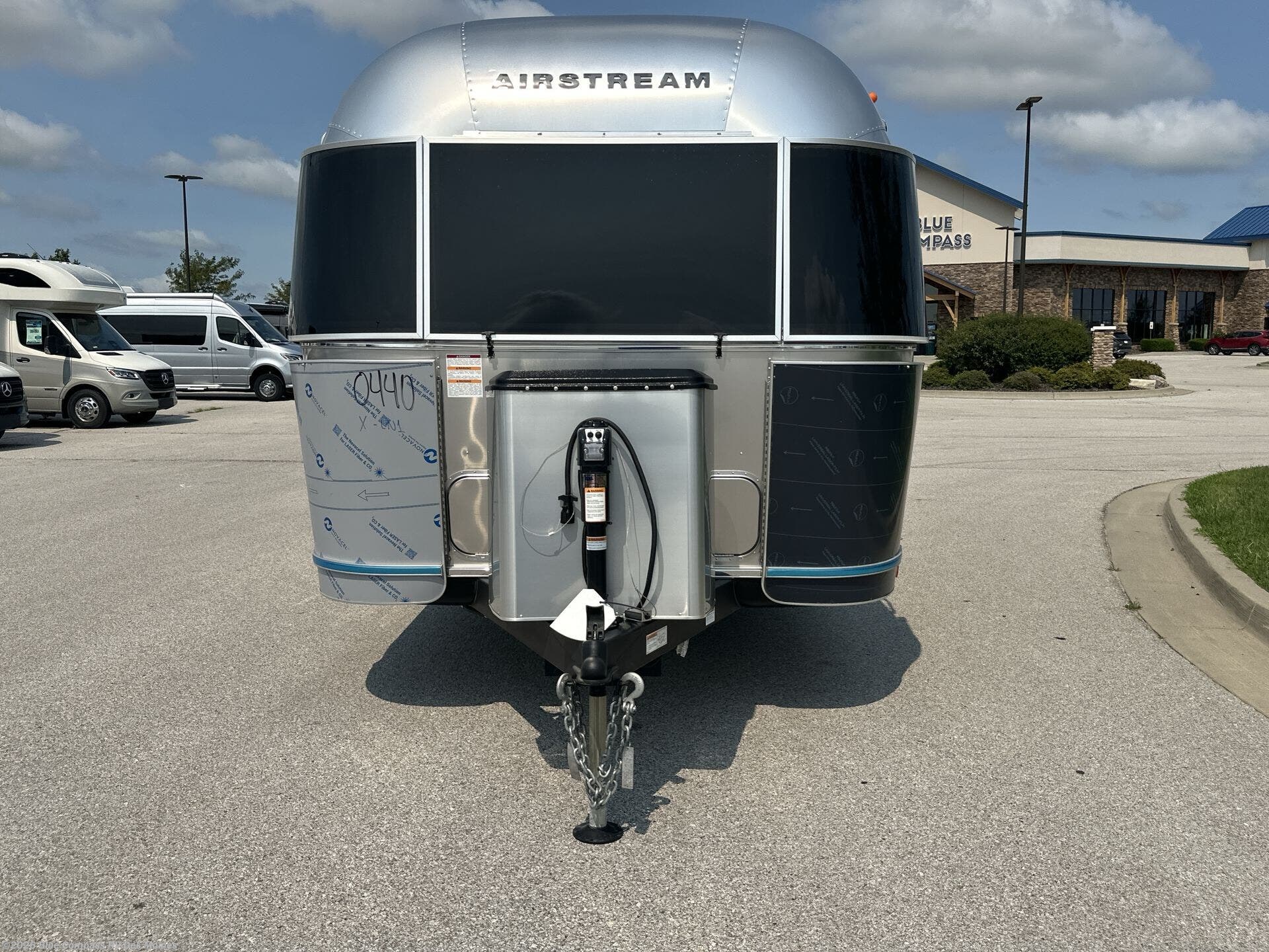 New 2027 Airstream Flying Cloud 23FB Twin available in Altoona, Iowa