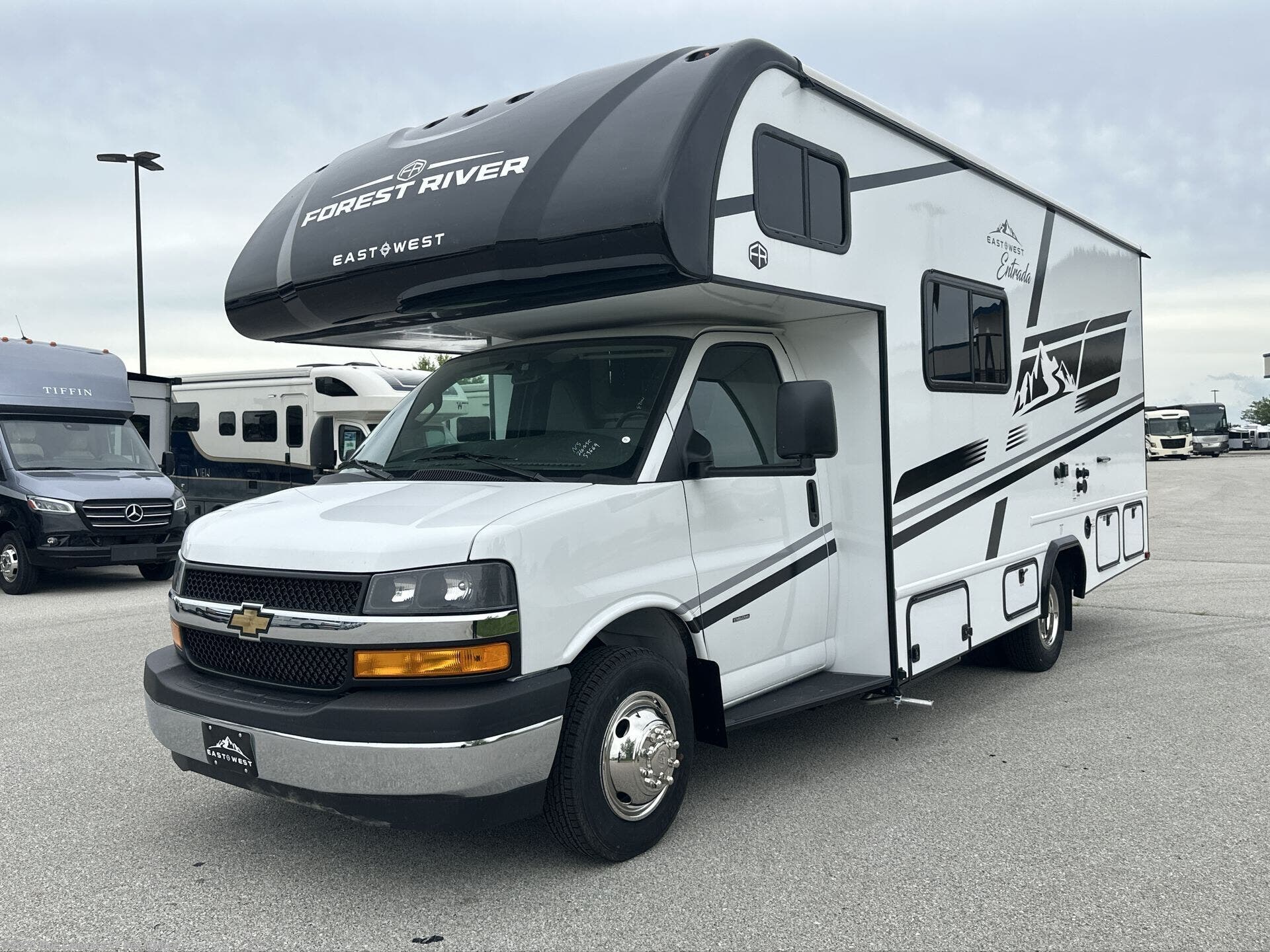 New 2027 East to West Entrada 210NS available in Altoona, Iowa
