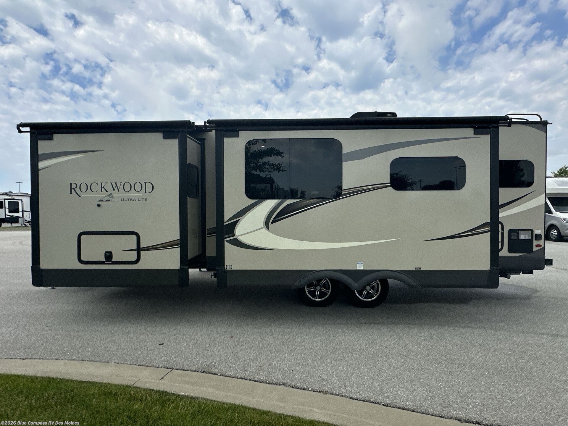 2021 Rockwood Ultra Lite 2614BS by Forest River from Blue Compass RV Des Moines in Altoona, Iowa