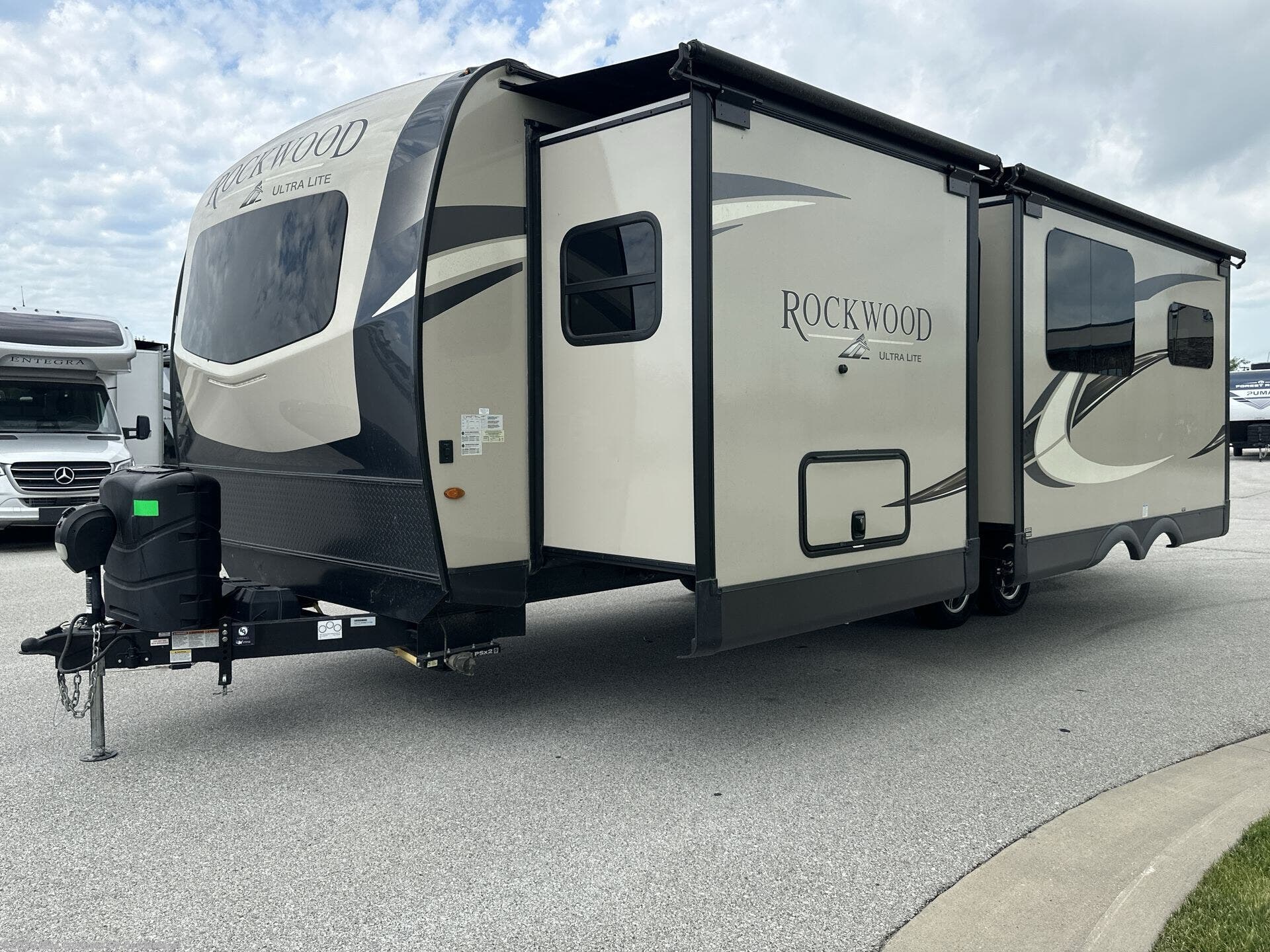 Used 2021 Forest River Rockwood Ultra Lite 2614BS available in Altoona, Iowa