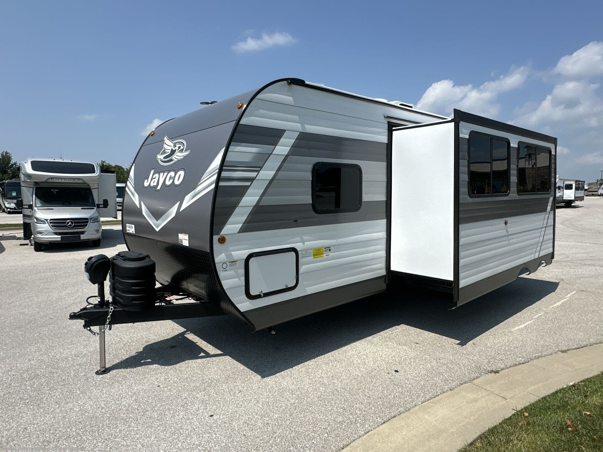 New 2027 Jayco Jay Flight 261BHS available in Altoona, Iowa