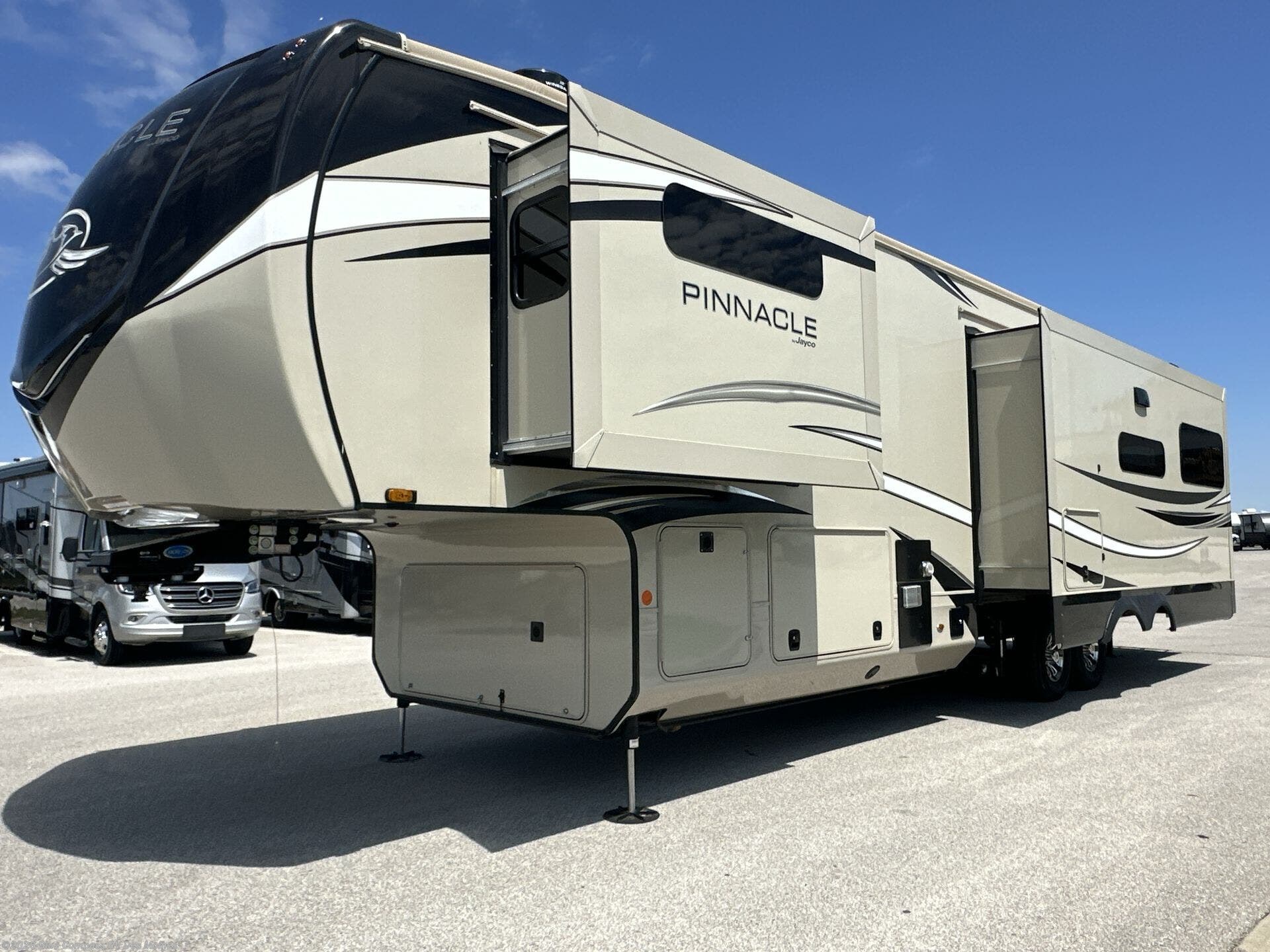 Used 2021 Jayco Pinnacle 36KPTS available in Altoona, Iowa