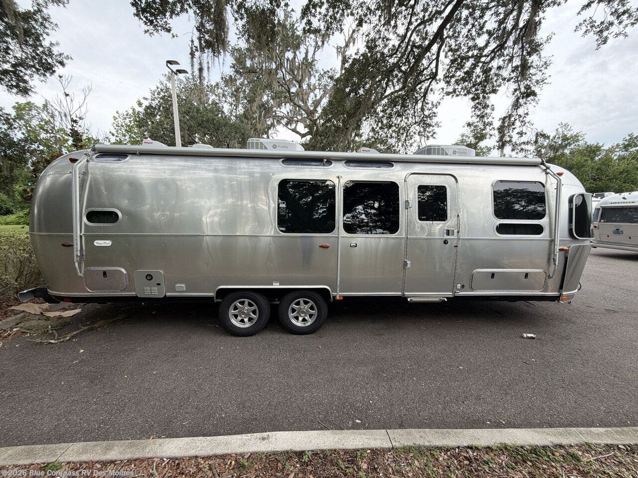 2024 Flying Cloud 30FBBT by Airstream from Blue Compass RV Des Moines in Altoona, Iowa