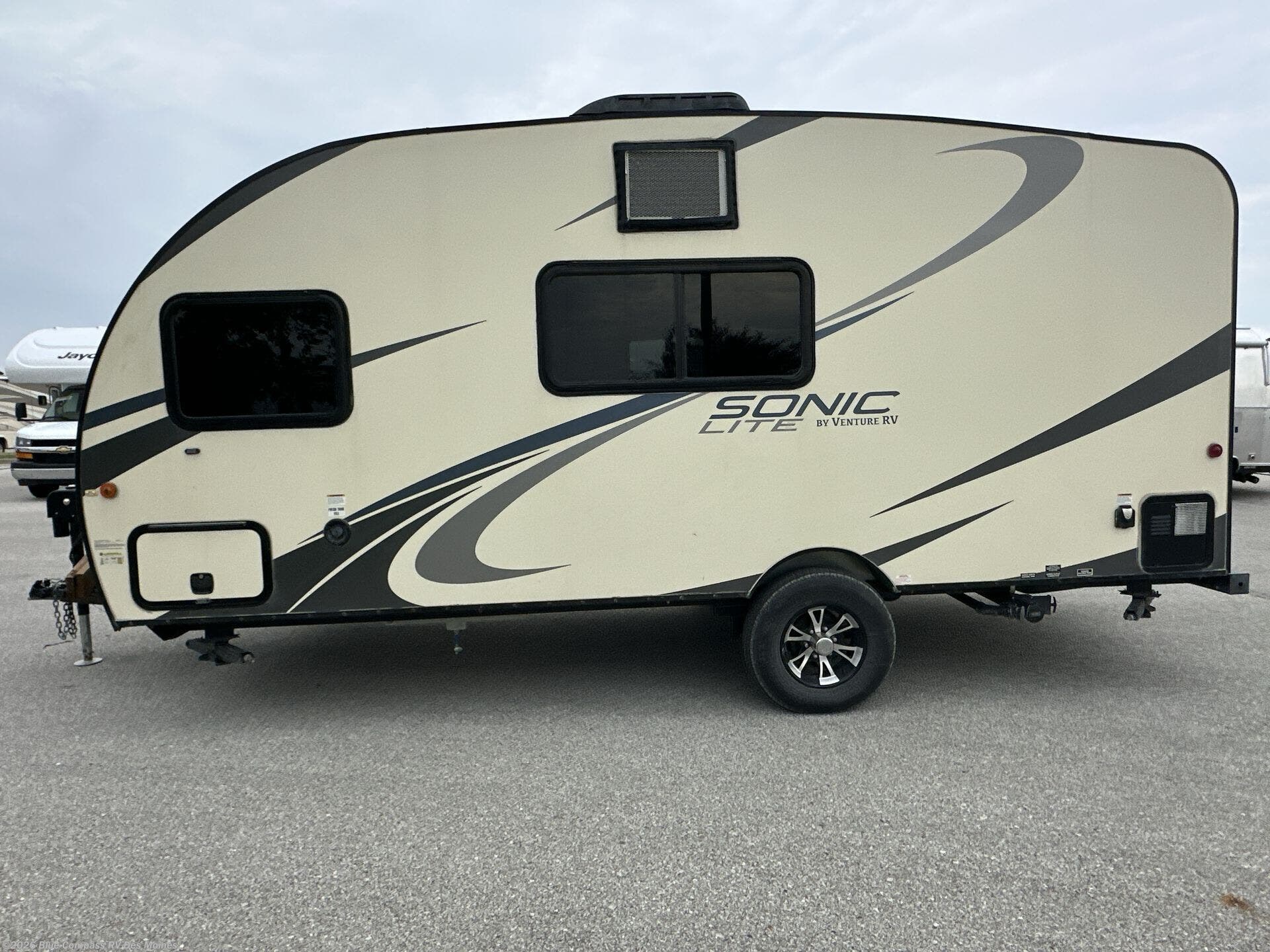 2018 Sonic Lite 168VRB by Venture RV from Blue Compass RV Des Moines in Altoona, Iowa