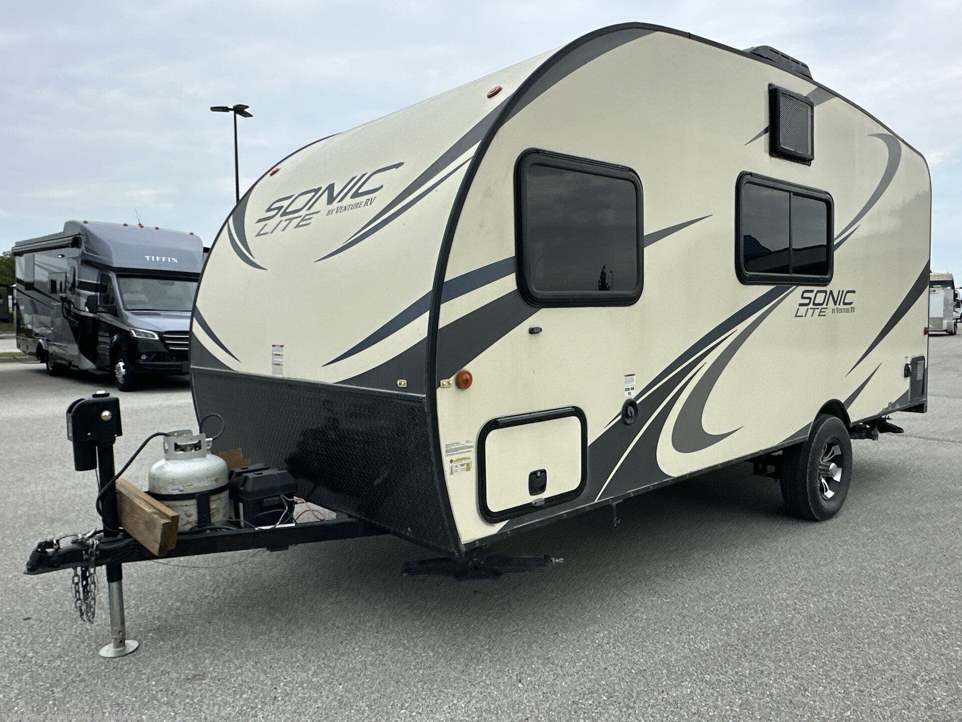 Used 2018 Venture RV Sonic Lite 168VRB available in Altoona, Iowa