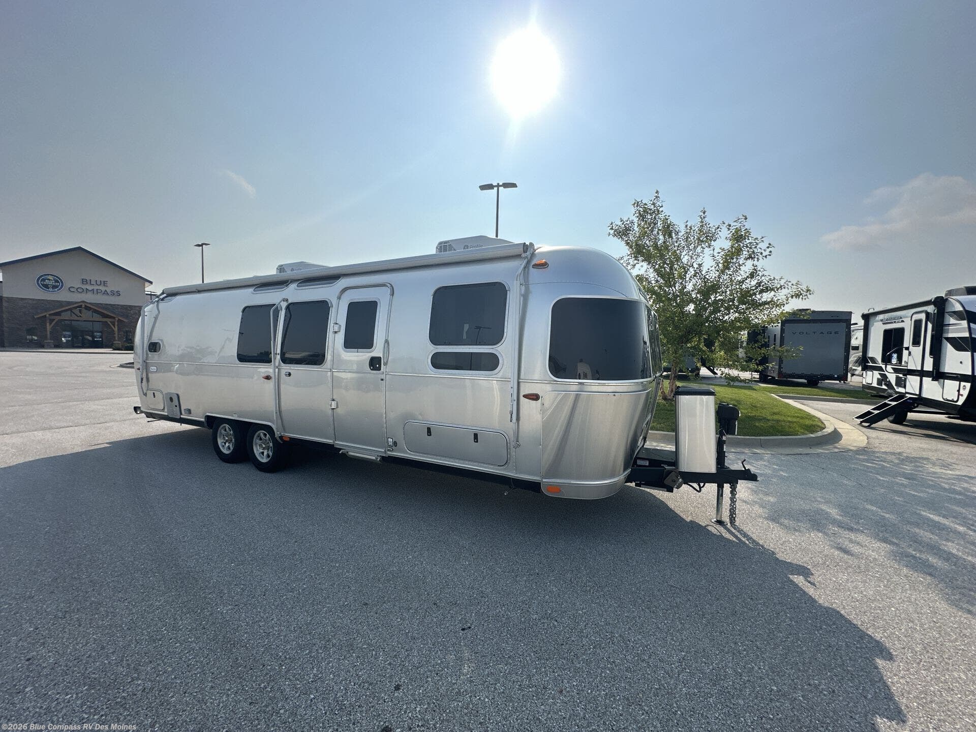 2025 Flying Cloud 30FB Bunk Twin by Airstream from Blue Compass RV Des Moines in Altoona, Iowa