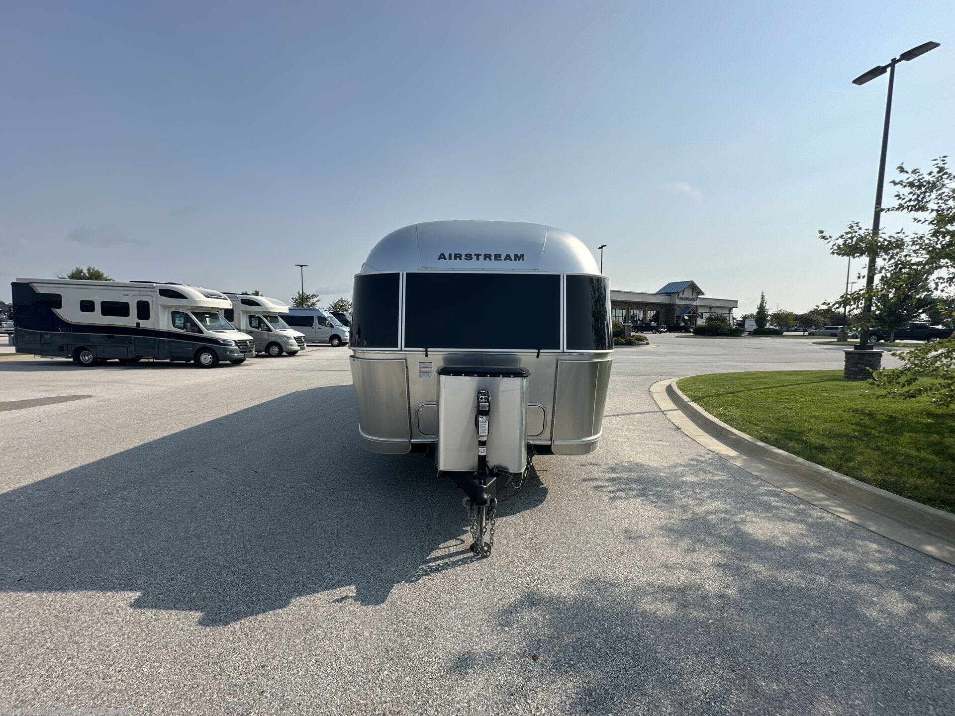 Used 2025 Airstream Flying Cloud 30FB Bunk Twin available in Altoona, Iowa