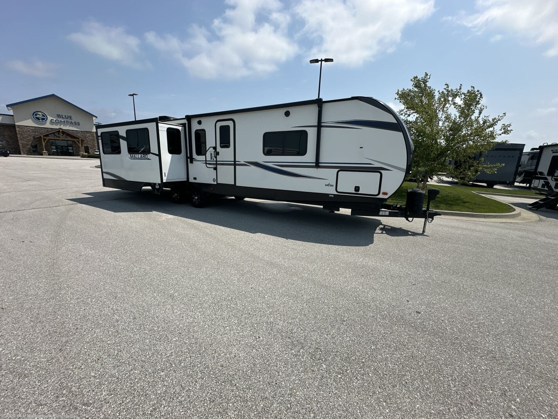 2021 Mallard 335 by Heartland from Blue Compass RV Des Moines in Altoona, Iowa
