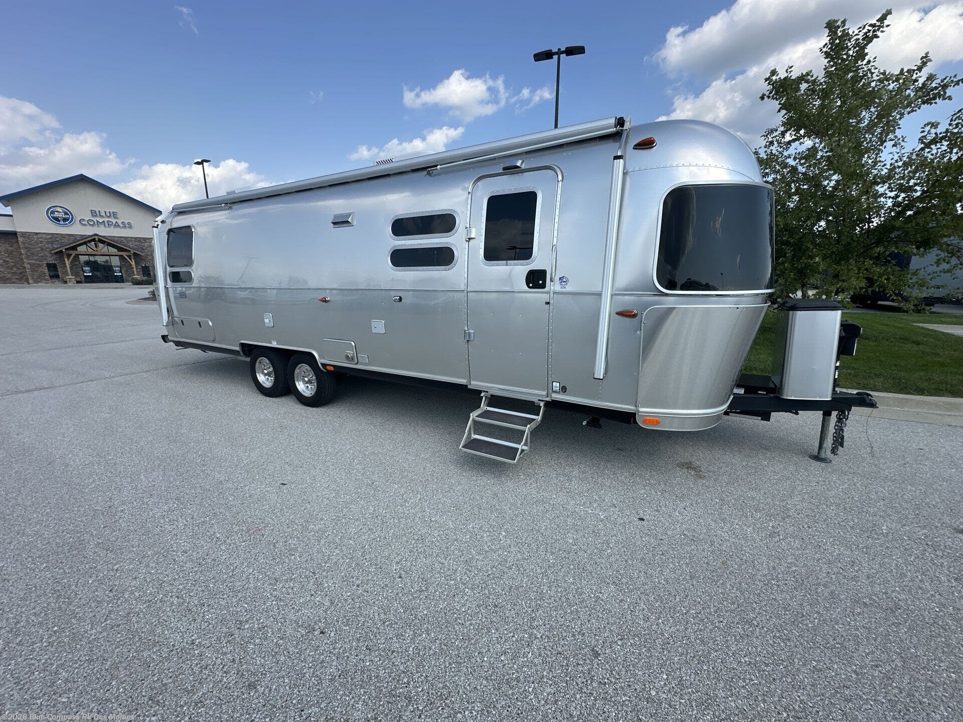 2025 Globetrotter 30RB Twin by Airstream from Blue Compass RV Des Moines in Altoona, Iowa