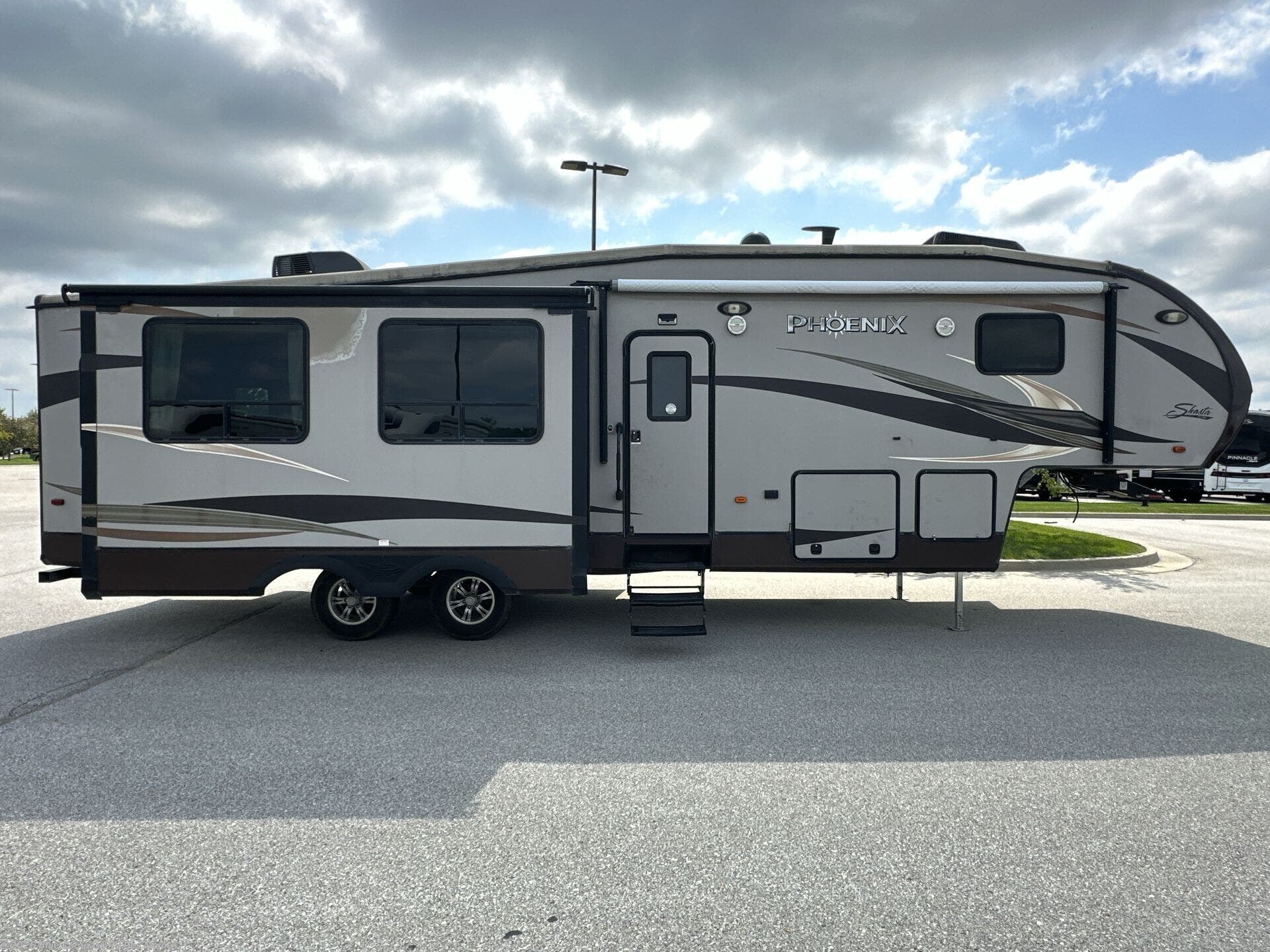 2014 Phoenix 33CK by Shasta from Blue Compass RV Des Moines in Altoona, Iowa