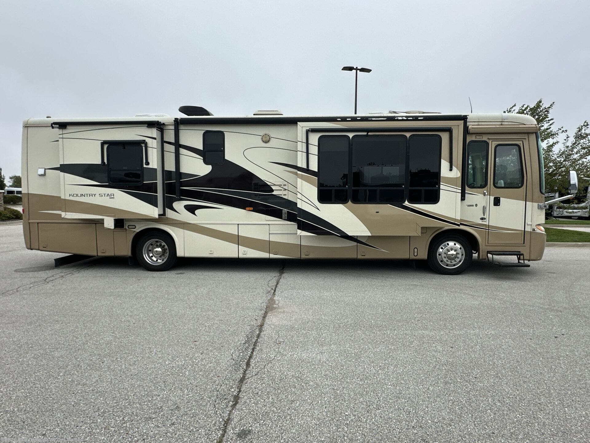 2008 Kountry Star 3916 by Newmar from Blue Compass RV Des Moines in Altoona, Iowa