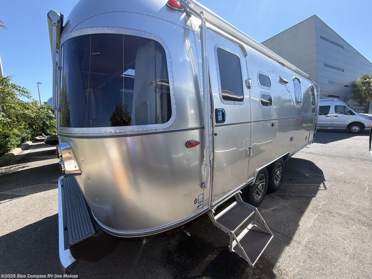 2027 Trade Wind 25FB Twin by Airstream from Blue Compass RV Des Moines in Altoona, Iowa