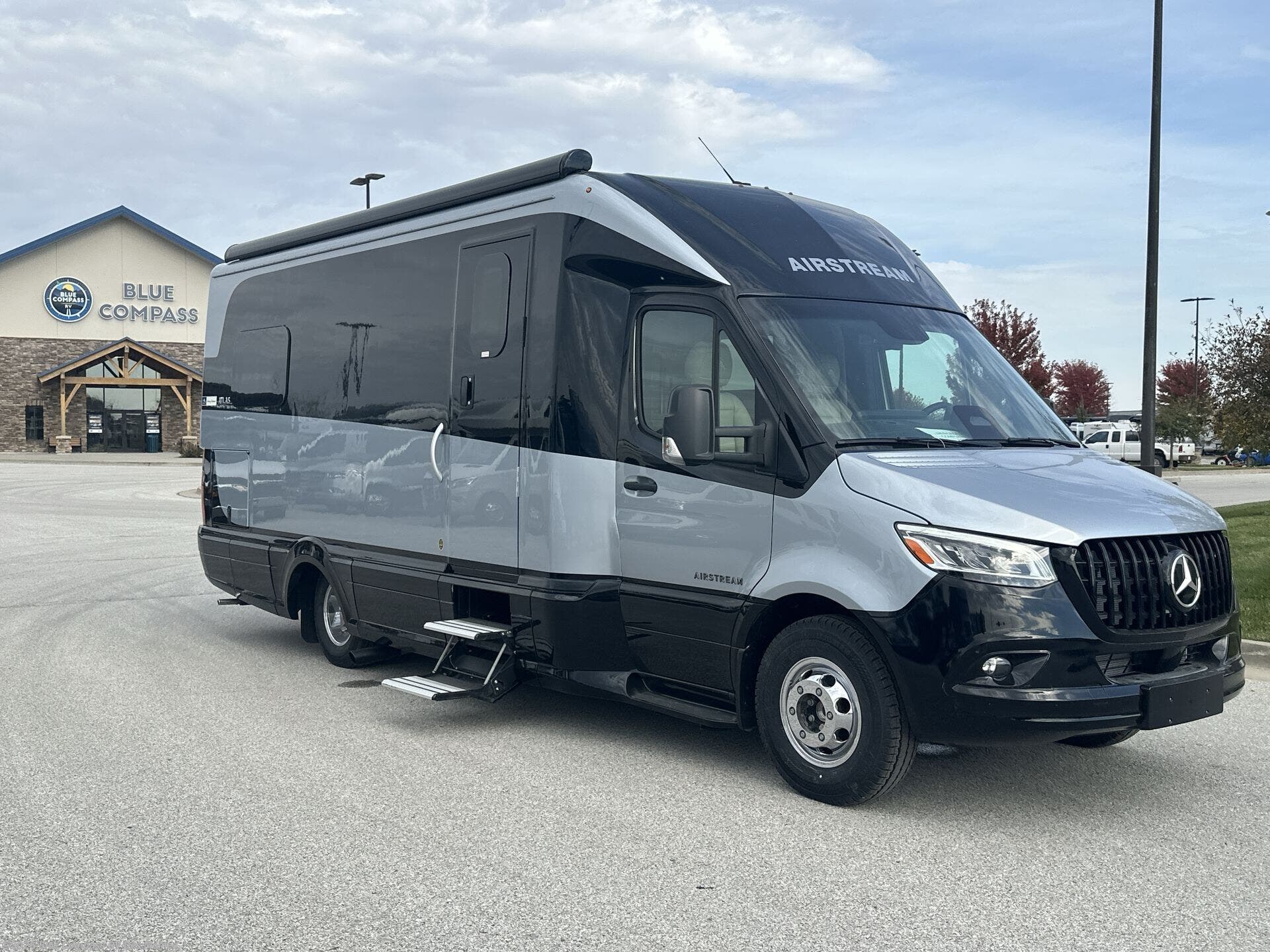 2027 Atlas 25RT Std. Model by Airstream from Blue Compass RV Des Moines in Altoona, Iowa