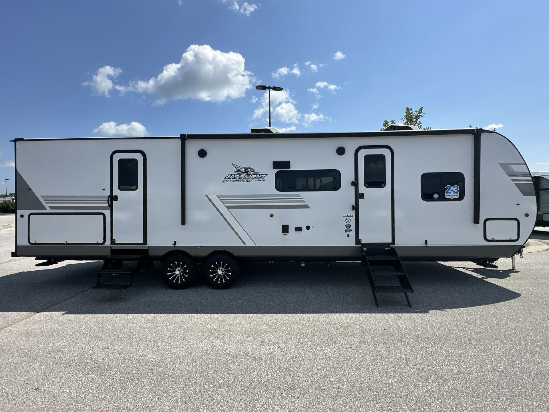 New 2027 Jayco Jay Flight 321BDS available in Altoona, Iowa