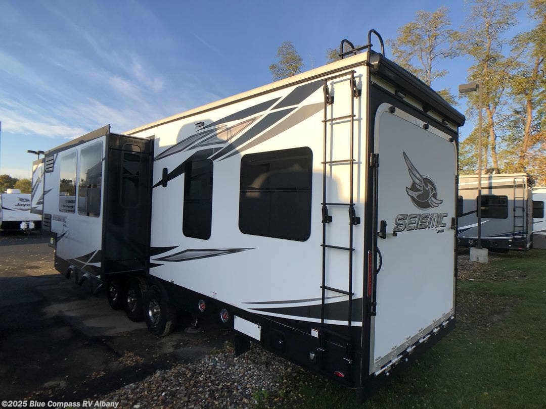 2020 Jayco Seismic Toy Hauler 4013 RV for Sale in Latham, NY 12110