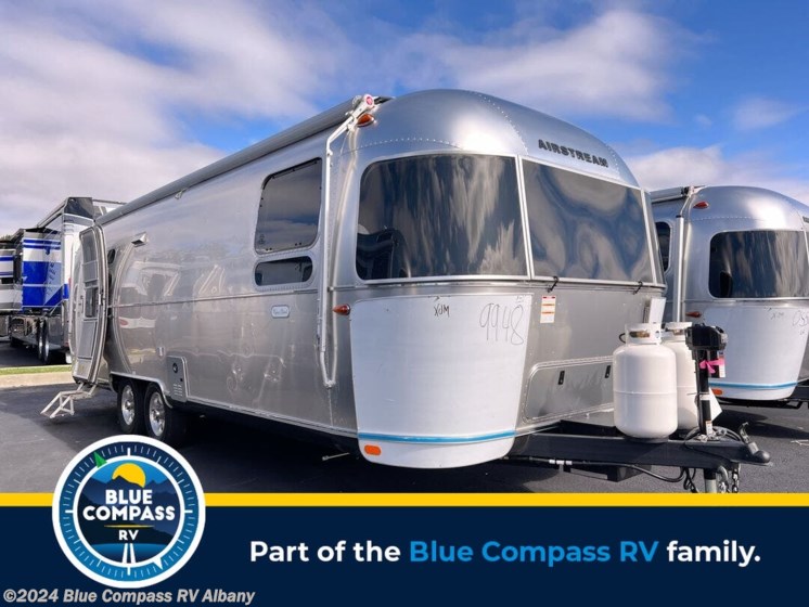 New 2024 Airstream Flying Cloud 27FB available in Latham, New York
