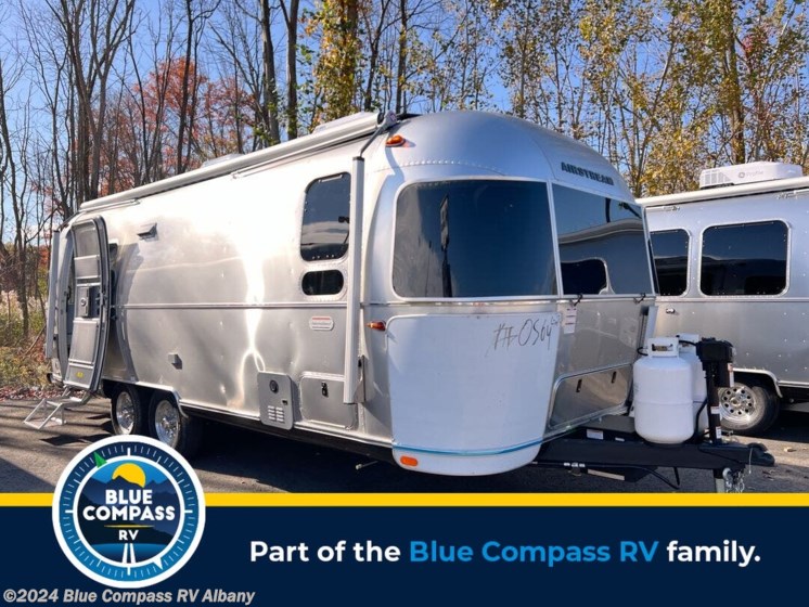 New 2024 Airstream International 25FB Twin available in Latham, New York