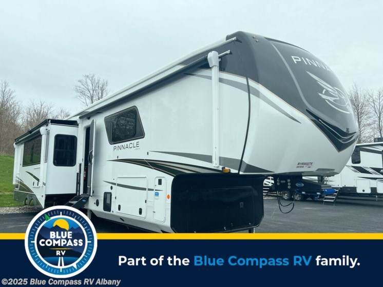 New 2024 Jayco Pinnacle 38FBRK available in Latham, New York