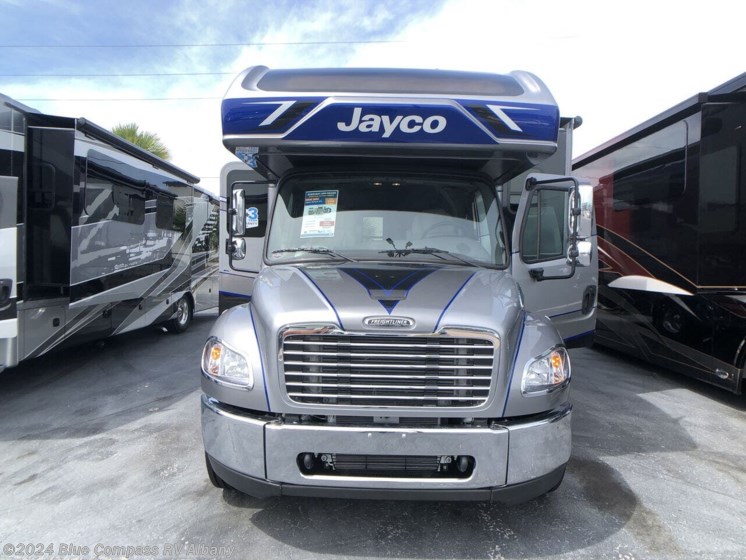 New 2025 Jayco Seneca 37L available in Latham, New York