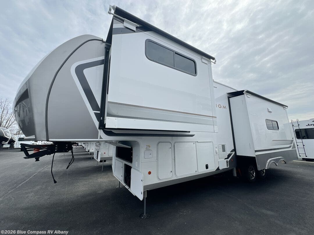 New 2025 Alliance RV Paradigm 310RL available in Latham, New York