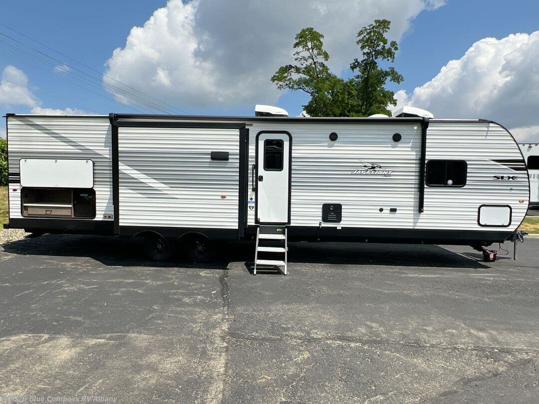 New 2025 Jayco Jay Flight SLX 333BTS available in Latham, New York