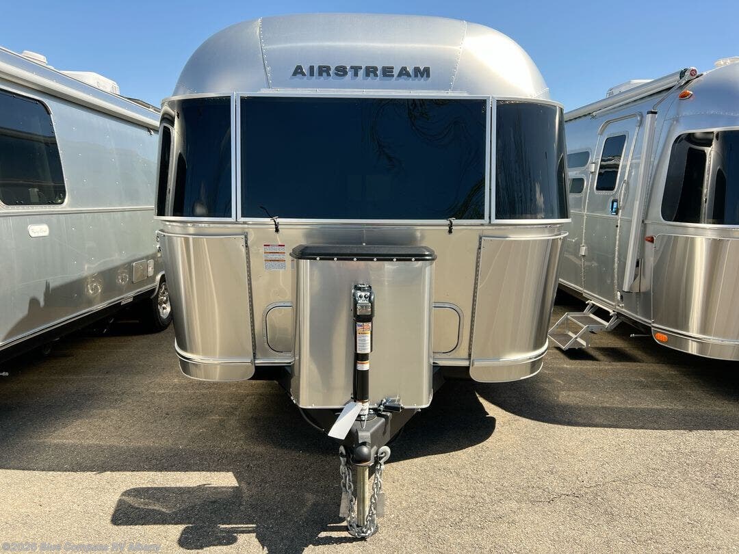 2025 Flying Cloud 25FB Twin by Airstream from Blue Compass RV Albany in Latham, New York