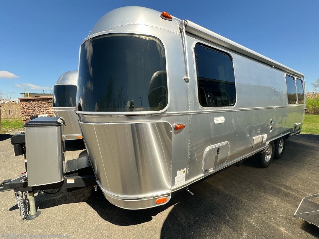 New 2025 Airstream Flying Cloud 25FB Twin available in Latham, New York