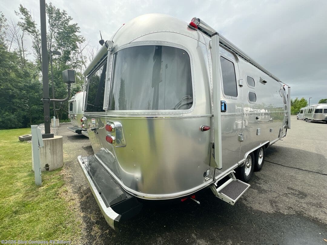 New 2025 Airstream Flying Cloud 27FB Twin available in Latham, New York