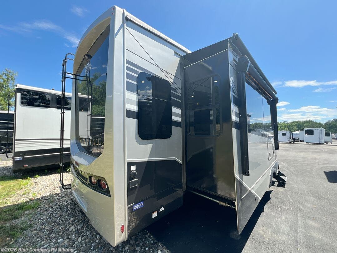 New 2025 Jayco Pinnacle 36FBTS available in Latham, New York