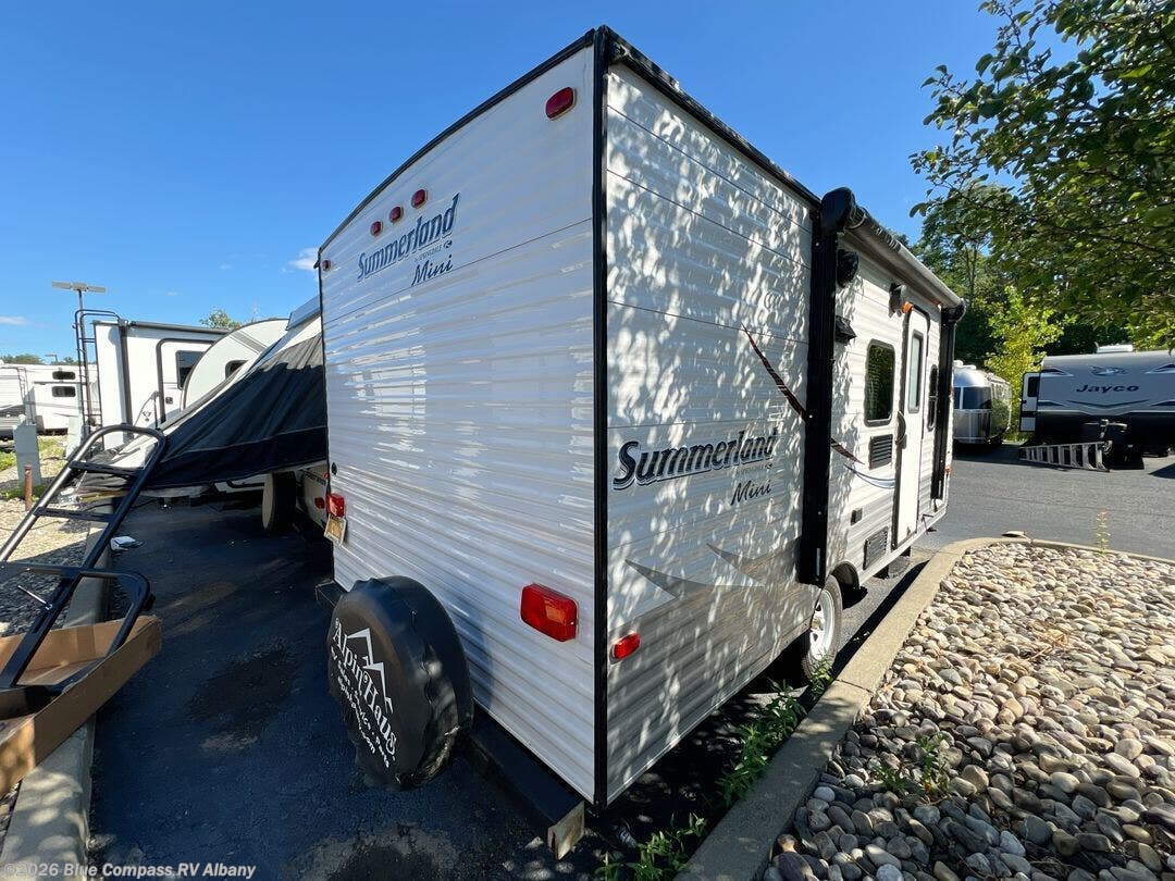 Used 2015 Keystone Summerland 1800BH available in Latham, New York