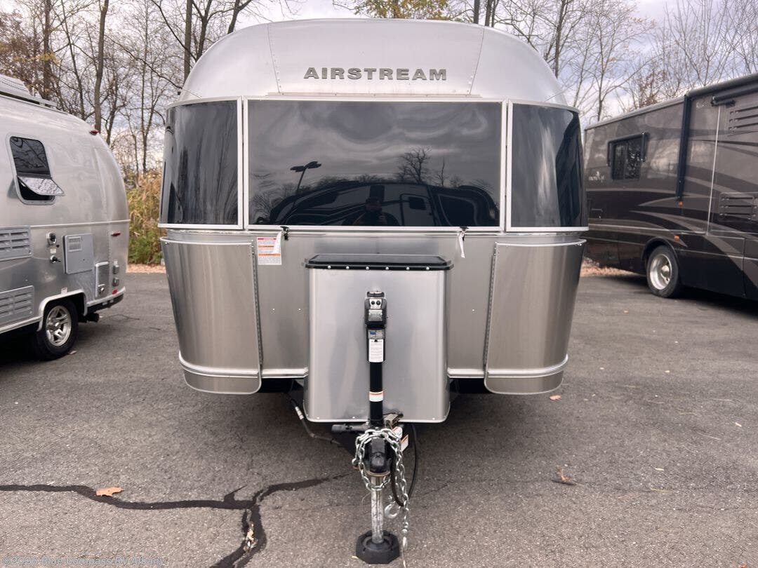 2022 Globetrotter 25FBQ by Airstream from Blue Compass RV Albany in Latham, New York