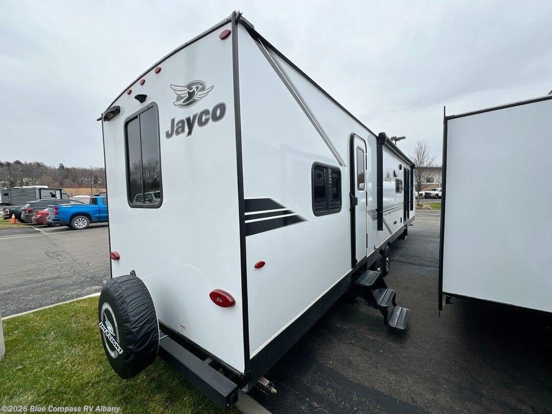 New 2026 Jayco Jay Flight SLX 380DQS available in Latham, New York