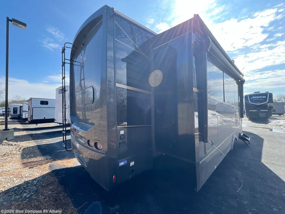 New 2026 Jayco Pinnacle 38FBRK available in Latham, New York