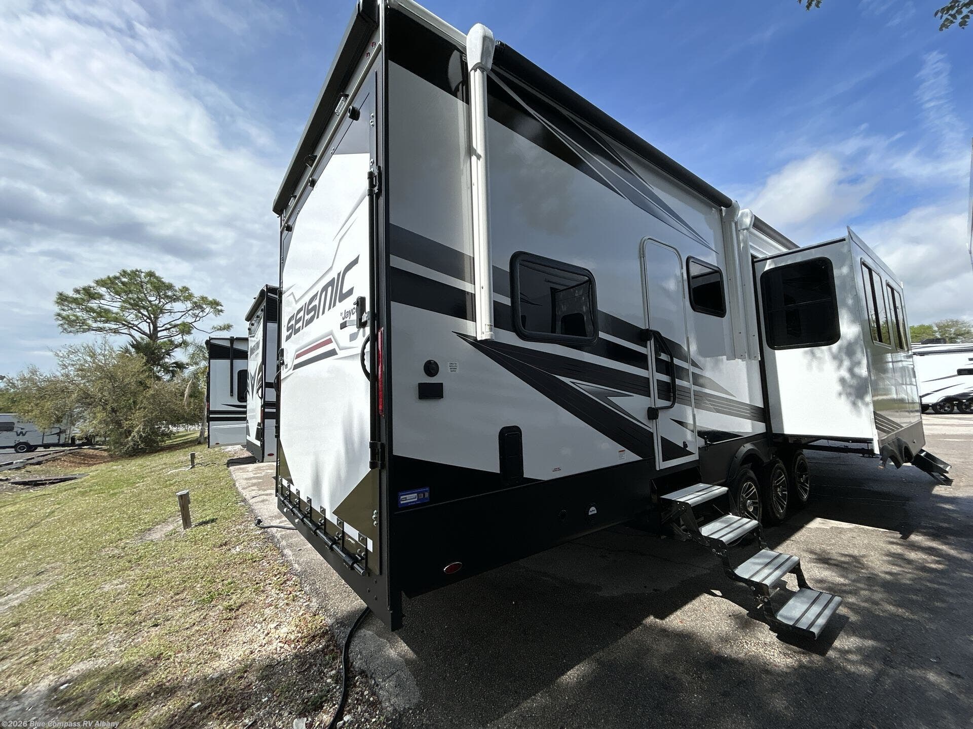 New 2026 Jayco Seismic 395 available in Latham, New York